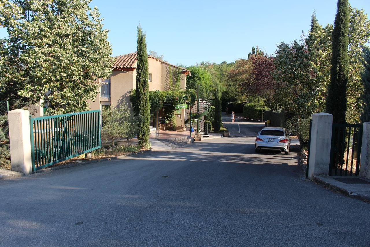 Camping Forcalquier Les Routes De Provence Otel Dış mekan fotoğraf