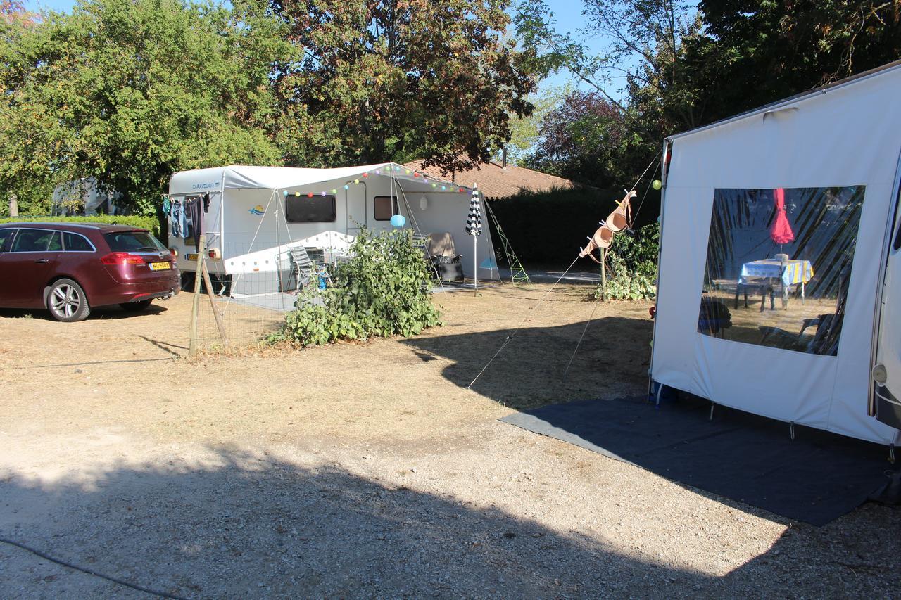 Camping Forcalquier Les Routes De Provence Otel Dış mekan fotoğraf
